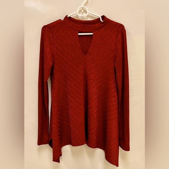 Burgundy Flowy Handkerchief Keyhole Top Size Small Dressy Trendy Monochrome Teen - Picture 1 of 13